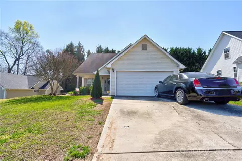 6015 Bradford Ct, Dallas, NC 28034