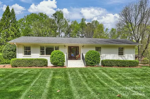 408 Hillandale Dr, Charlotte, NC 28270