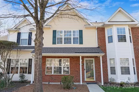 205 Gelderland Dr, Matthews, NC 28104
