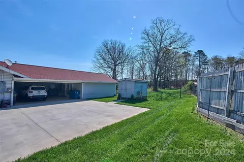 Exterior - 2313 E Nc 10 Hwy, Conover, NC 28613 photo 8 of 11