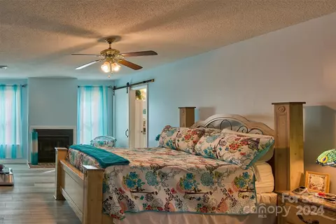 Bedroom - 2313 E Nc 10 Hwy, Conover, NC 28613 photo 1 of 10
