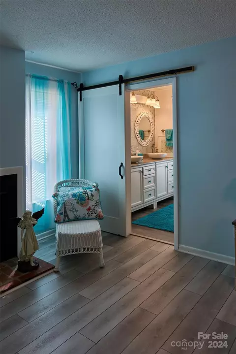 Bedroom - 2313 E Nc 10 Hwy, Conover, NC 28613 photo 6 of 10