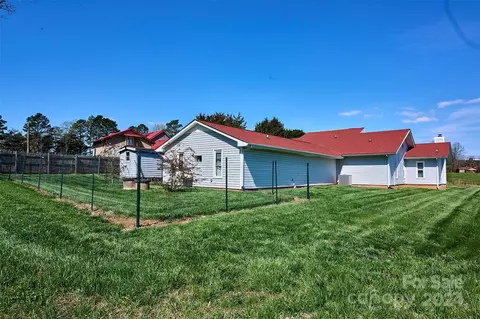 Exterior - 2313 E Nc 10 Hwy, Conover, NC 28613 photo 7 of 11