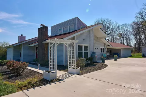 Exterior - 2313 E Nc 10 Hwy, Conover, NC 28613 photo 10 of 11