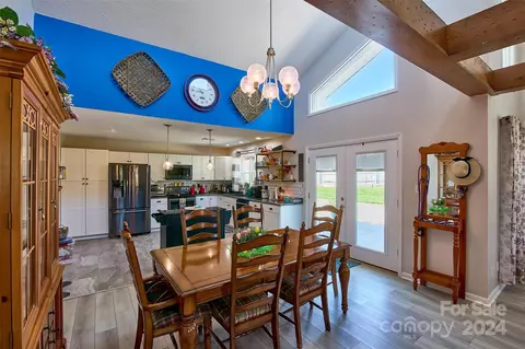 Dining - 2313 E Nc 10 Hwy, Conover, NC 28613 photo 4 of 6
