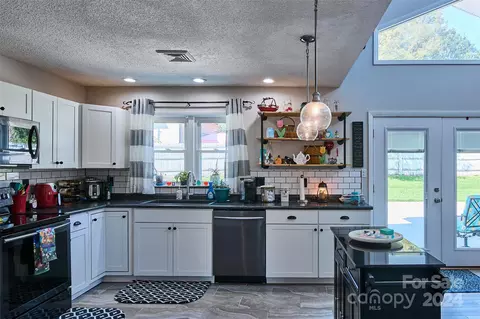 Kitchen - 2313 E Nc 10 Hwy, Conover, NC 28613 photo 2 of 3