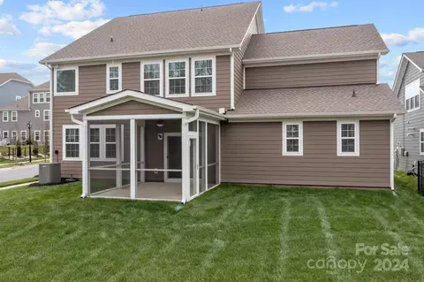 Exterior - 15741 Queens Trail Dr, Davidson, NC 28036 photo 8 of 13