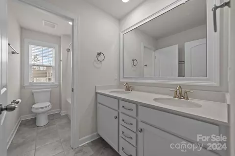 Bath - 15741 Queens Trail Dr, Davidson, NC 28036 photo 6 of 7