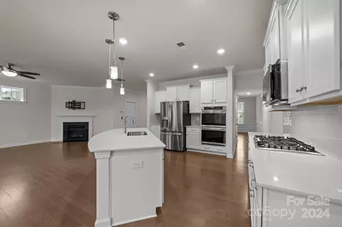Kitchen - 15741 Queens Trail Dr, Davidson, NC 28036 photo 4 of 8