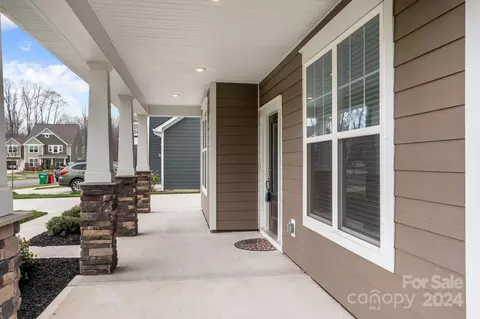 Exterior - 15741 Queens Trail Dr, Davidson, NC 28036 photo 11 of 13