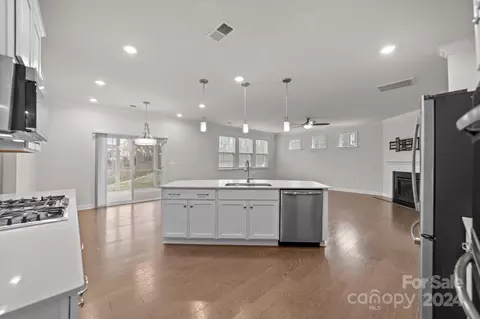 Kitchen - 15741 Queens Trail Dr, Davidson, NC 28036 photo 3 of 8