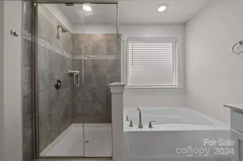 Bath - 15741 Queens Trail Dr, Davidson, NC 28036 photo 4 of 7