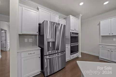 Kitchen - 15741 Queens Trail Dr, Davidson, NC 28036 photo 8 of 8