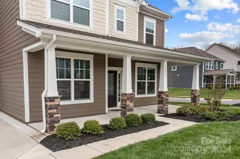 Exterior - 15741 Queens Trail Dr, Davidson, NC 28036 photo 12 of 13