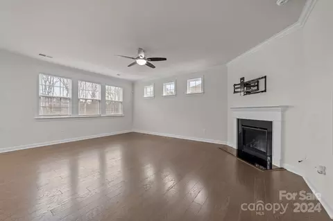 Living - 15741 Queens Trail Dr, Davidson, NC 28036 photo 1 of 2