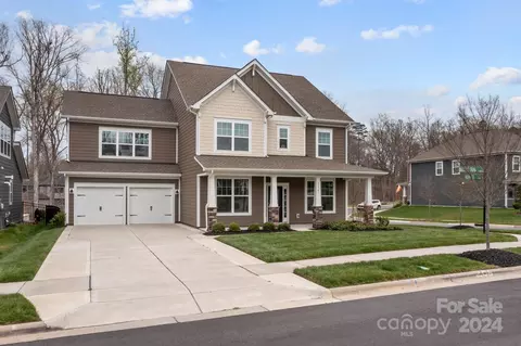 Exterior - 15741 Queens Trail Dr, Davidson, NC 28036 photo 2 of 13