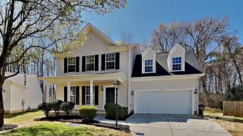 504 Moss Stream Ln, Charlotte, NC 28214