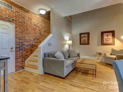 229 N Poplar 8 St #8, Charlotte, NC 28202
