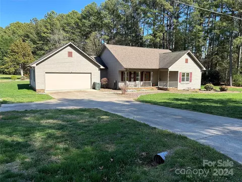 247 Yacht Rd, Mooresville, NC 28117