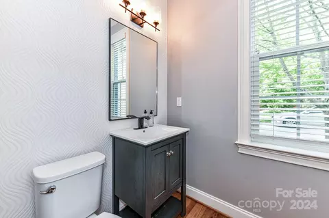 Bath - 135 Fairview Ln, Davidson, NC 28036 photo 1 of 4