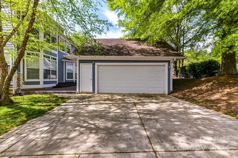 Exterior - 135 Fairview Ln, Davidson, NC 28036 photo 7 of 8