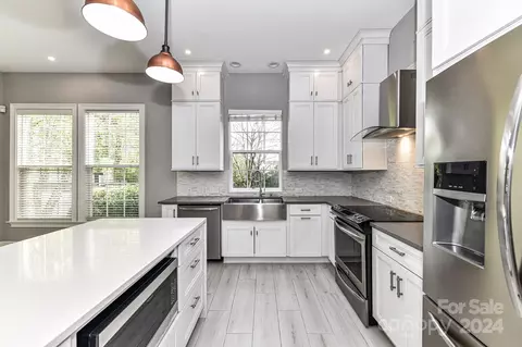 Kitchen - 135 Fairview Ln, Davidson, NC 28036 photo 1 of 2