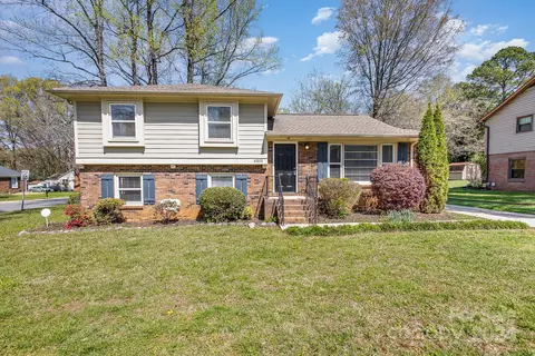 6301 Bonnybrook Ln, Charlotte, NC 28212