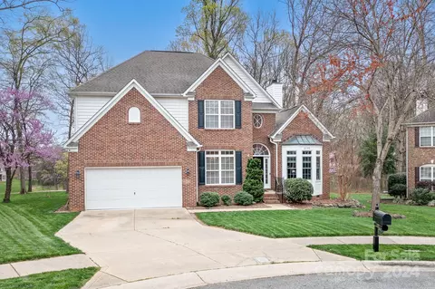 8106 Brookings Dr, Charlotte, NC 28269