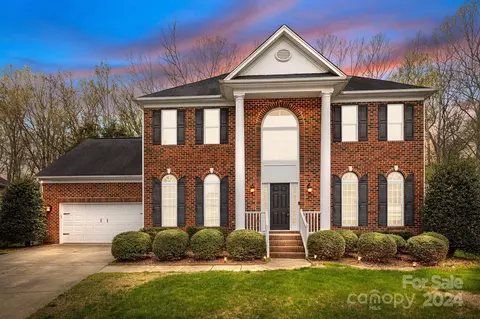 102 Towton Ct, Waxhaw, NC 28173
