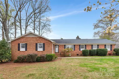 2005 Saratoga Dr, Gastonia, NC 28056