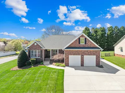19201 Brookgreen Garden Pl, Cornelius, NC 28031