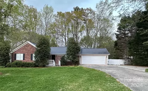 6301 Whitefield Ct, Harrisburg, NC 28075