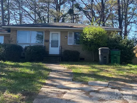 3105 Erskine Dr, Charlotte, NC 28205