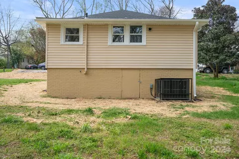 Exterior - 810 Oval St, Kannapolis, NC 28081 photo 5 of 6