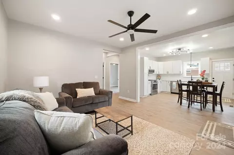 Living - 810 Oval St, Kannapolis, NC 28081 photo 4 of 4