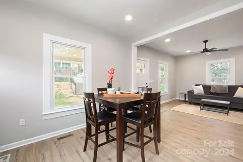 Dining - 810 Oval St, Kannapolis, NC 28081 photo 1 of 3