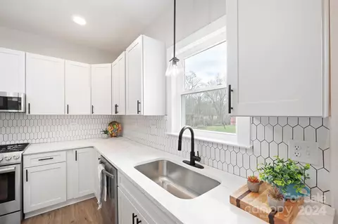 Kitchen - 810 Oval St, Kannapolis, NC 28081 photo 3 of 7