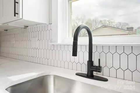 Kitchen - 810 Oval St, Kannapolis, NC 28081 photo 5 of 7