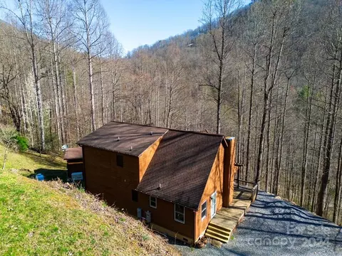 Exterior - 346 Wyoming Dr, Sylva, NC 28779 photo 4 of 5
