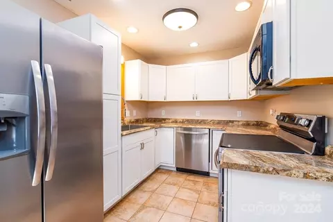 Kitchen - 346 Wyoming Dr, Sylva, NC 28779 photo 1 of 2