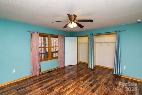 Bedroom - 346 Wyoming Dr, Sylva, NC 28779 photo 2 of 3