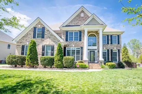 217 Crimson Orchard Dr, Mooresville, NC 28115