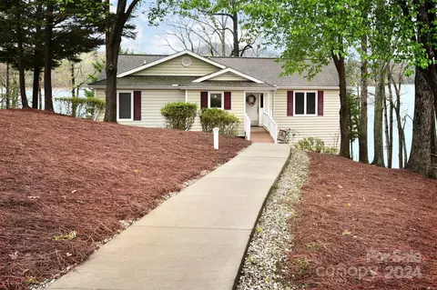 148 Hattaway Cir, Mount Gilead, NC 27306