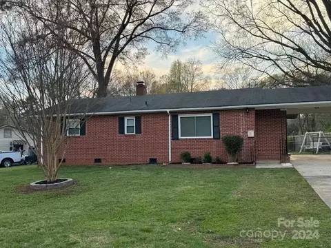 536 Frank Dr, Charlotte, NC 28215