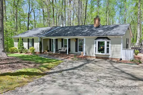 11547 Gelding Dr, Charlotte, NC 28215