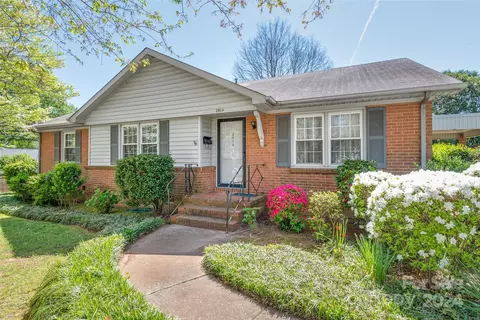 2016 Wedgedale Dr, Charlotte, NC 28210
