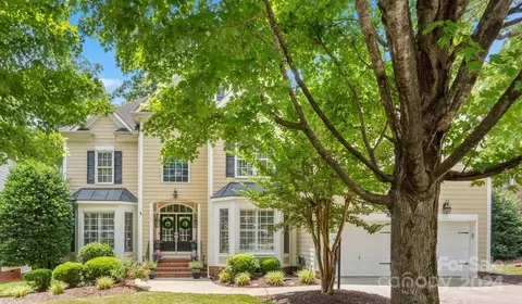 1240 Toteros Dr, Waxhaw, NC 28173