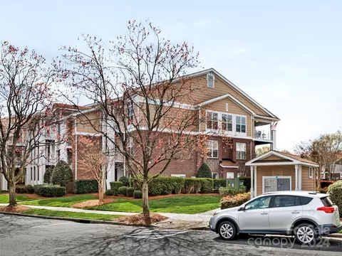 18543 Harborside Dr, Cornelius, NC 28031