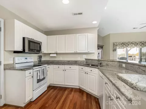 Kitchen - 18543 Harborside Dr, Cornelius, NC 28031 photo 1 of 2