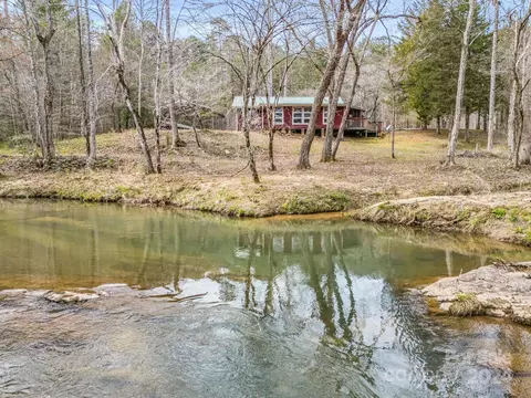 597 Antioch Rd, Lake Lure, NC 28746